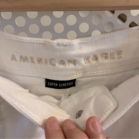 American Eagle Super Stretch Denim Mini Skirt Size 12 Classic White Frayed Hem - Picture 9 of 11